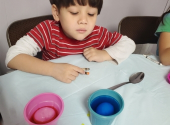 Coloring Eggs